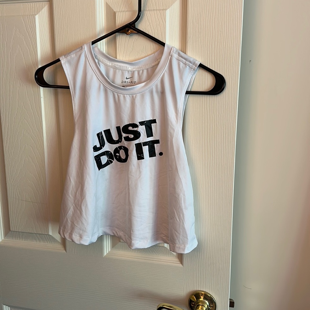 Women’s Nike dri fit cropped muscle tank